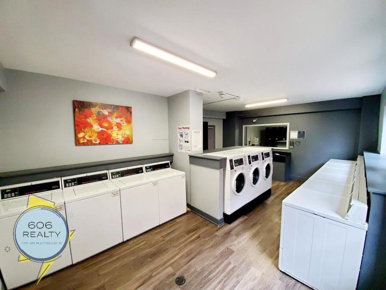 Welcome to 732 W. Bittersweet Pl.!!! - Photo 3 of 27