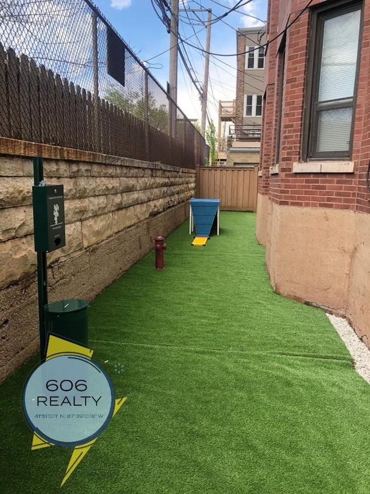 Welcome to 732 W. Bittersweet Pl.!!! - Photo 4 of 27