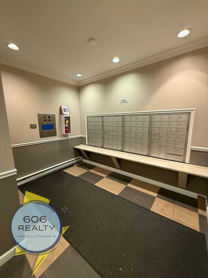 Welcome to 732 W. Bittersweet Pl.!!! - Photo 5 of 27