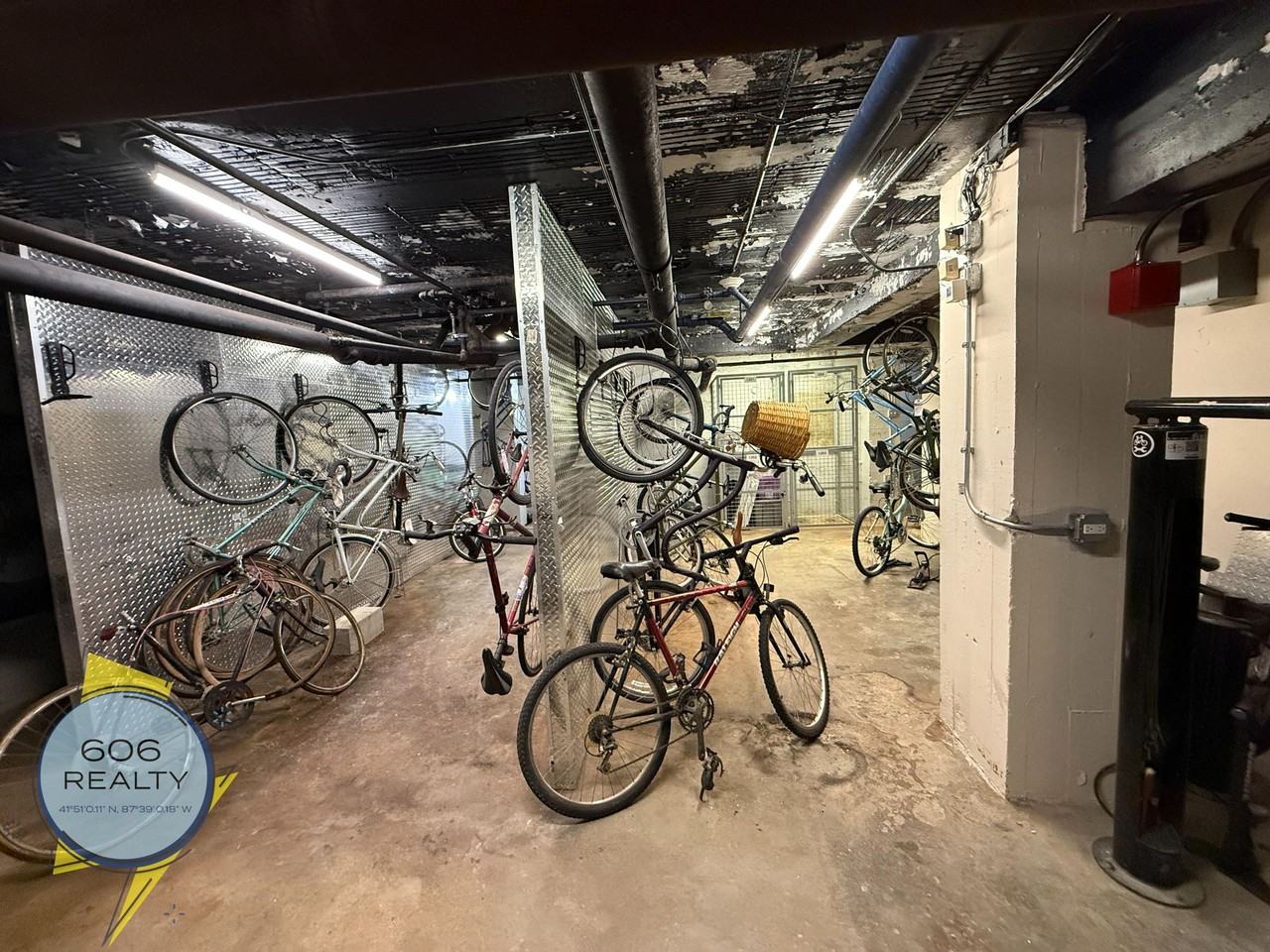 Welcome to 732 W. Bittersweet Pl.!!! - Photo 7 of 27