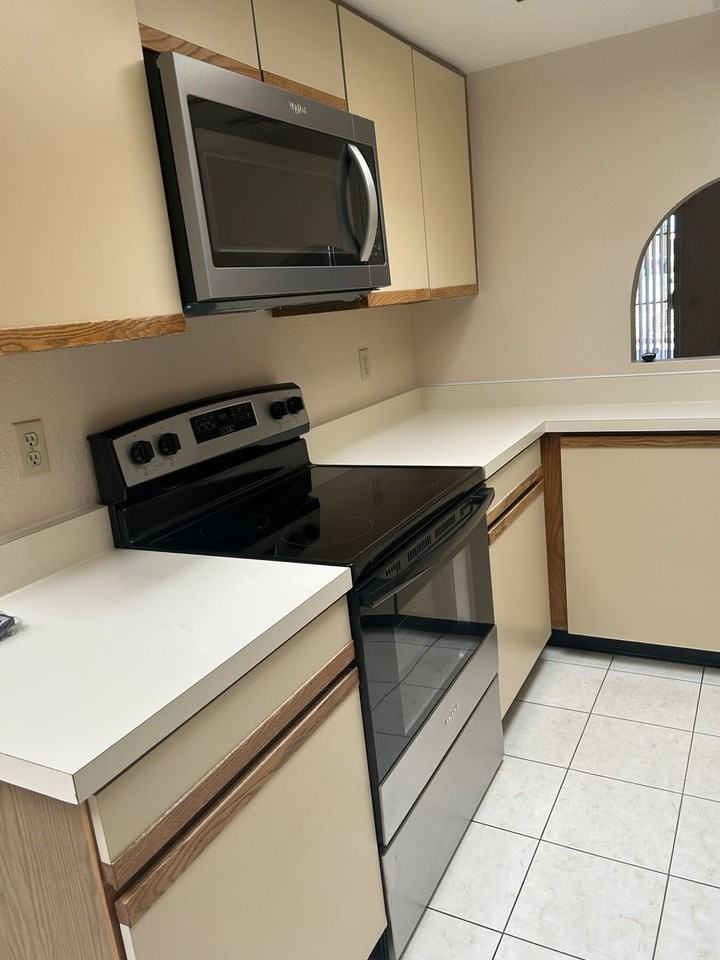 1520 W Via De Roma - Photo 6 of 16