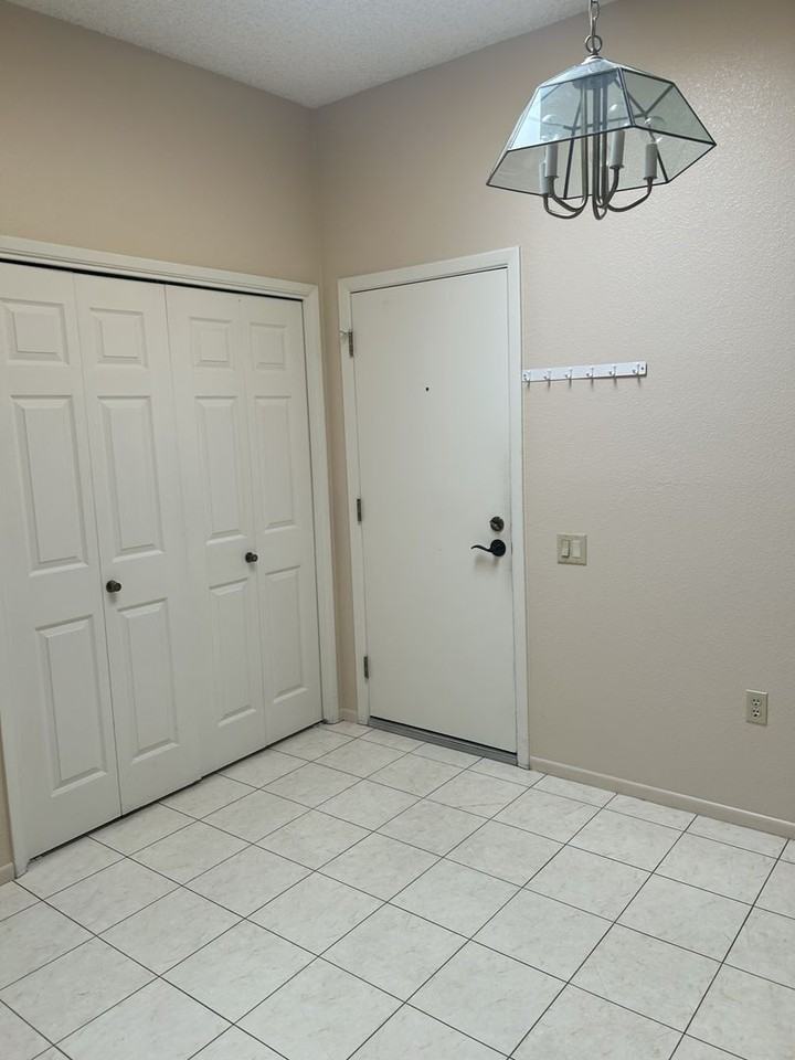 1520 W Via De Roma - Photo 7 of 16