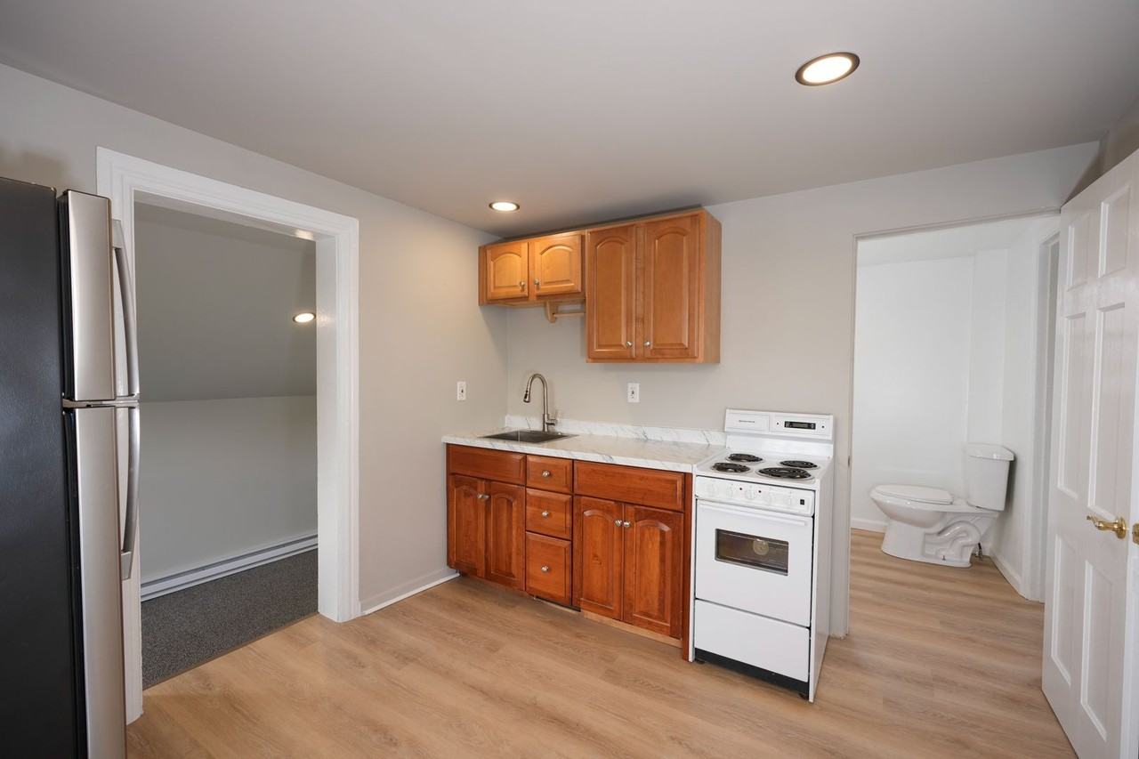 334 Ann St - Photo 7 of 35