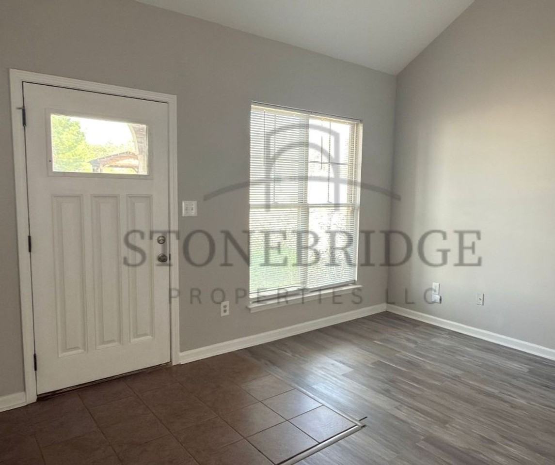 101 The Heights Dr - Photo 2 of 15