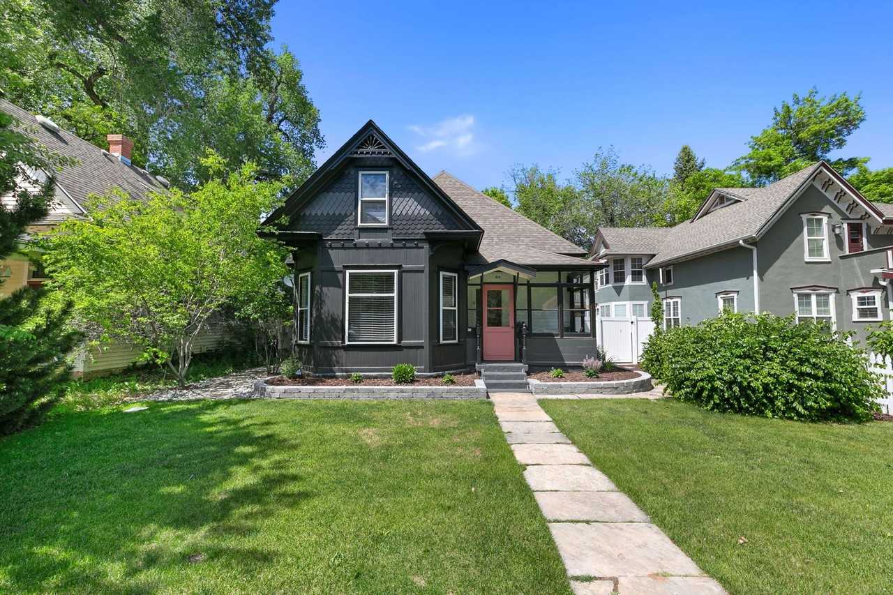 424 W Oak St - Photo 2 of 33