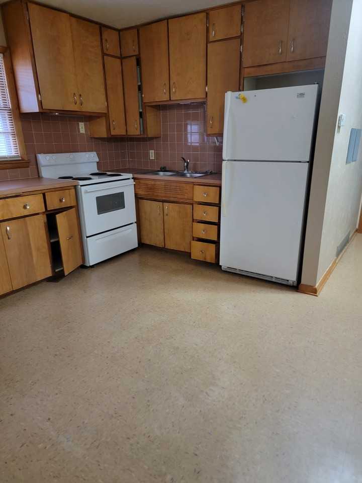 105 5th St #NA - Photo 3 of 13