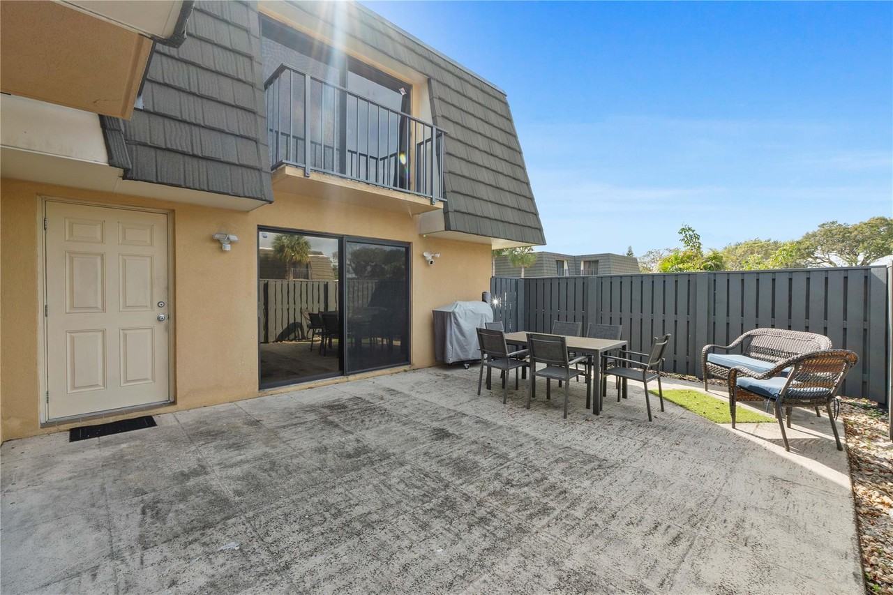 1017 10th Way - Photo 3 of 7