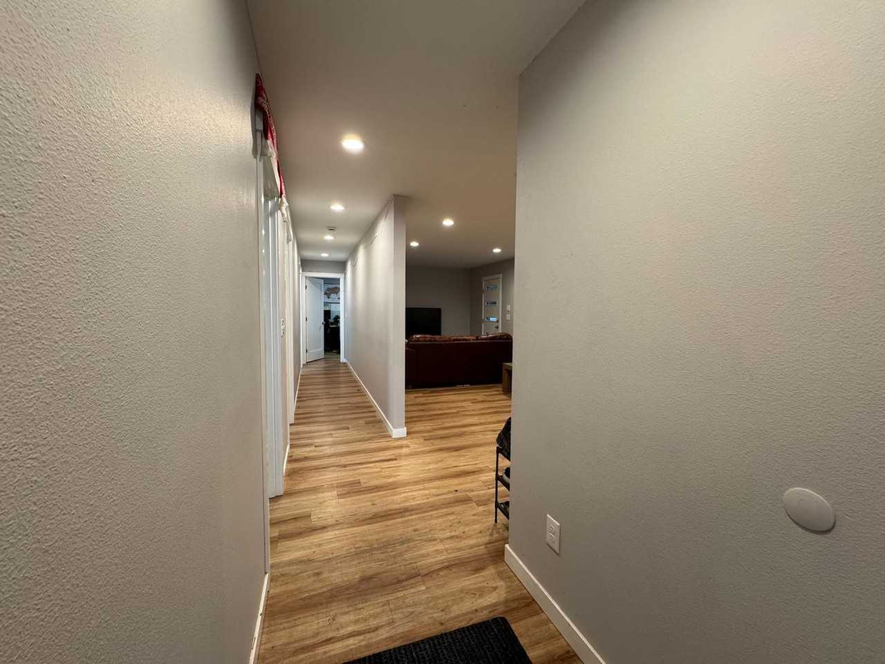 1709 30th St - Photo 2 of 50