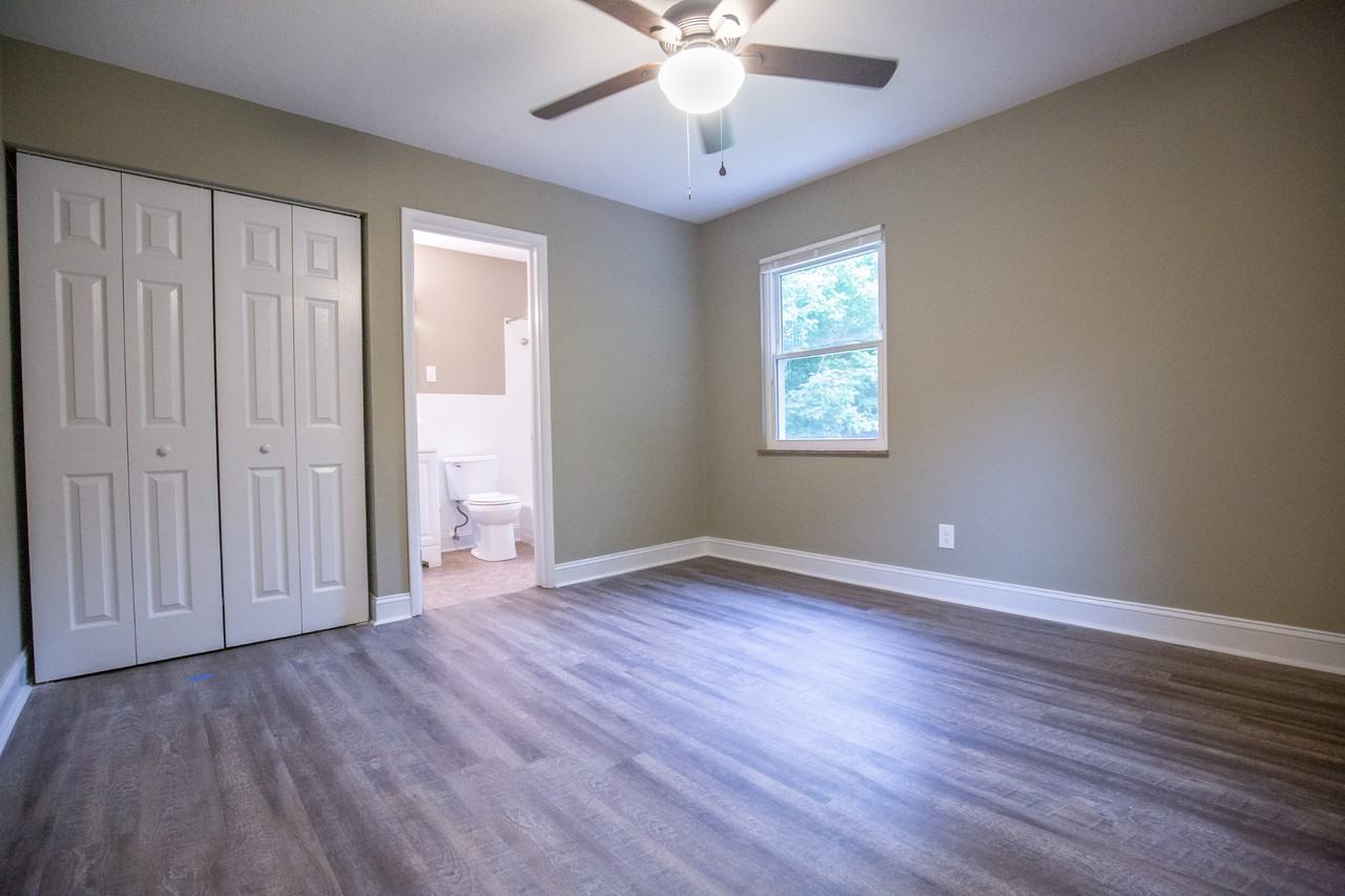 1121 E Moody Ave #1121 - Photo 6 of 14