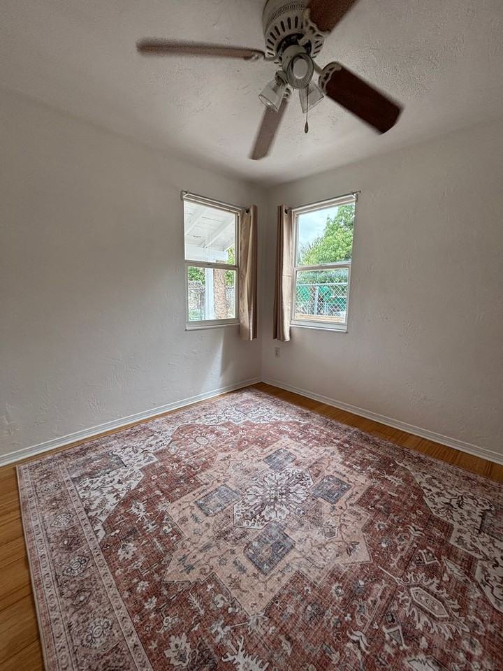 1951 24th St - Photo 4 of 10