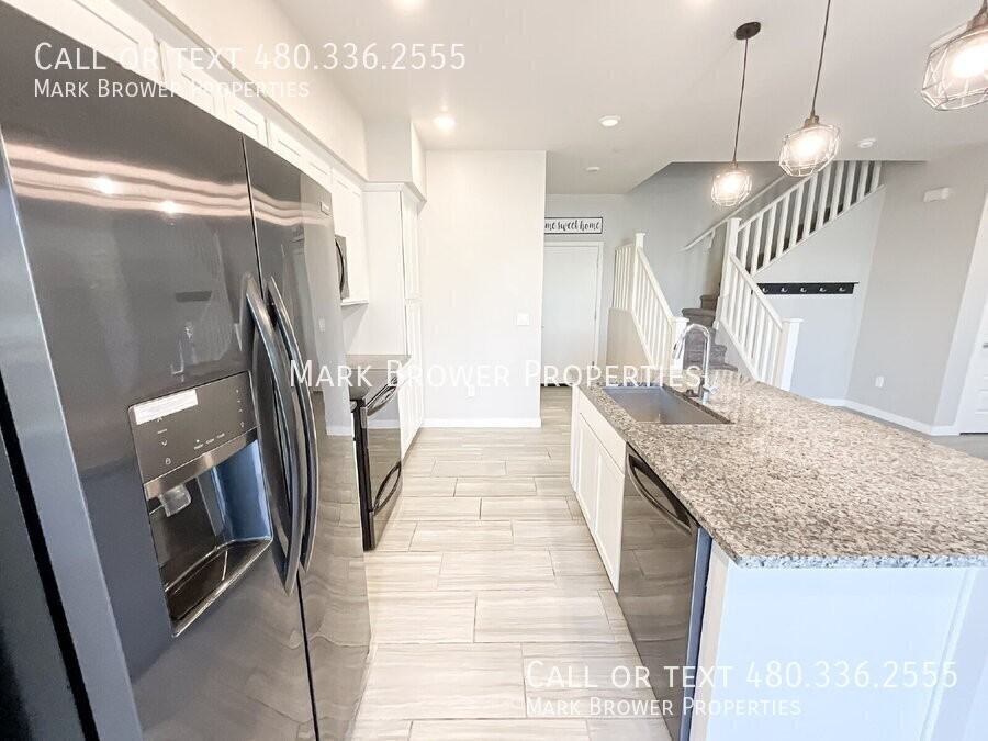 1918 E Bridgeport Pkwy #103 - Photo 5 of 24