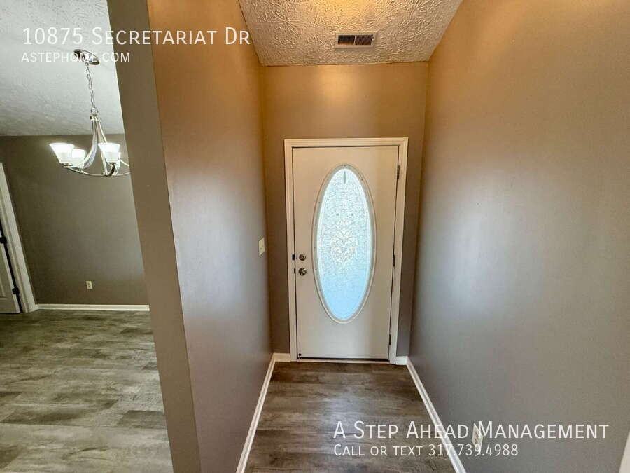 10875 Secretariat Dr - Photo 5 of 23