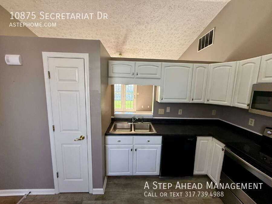 10875 Secretariat Dr - Photo 7 of 23