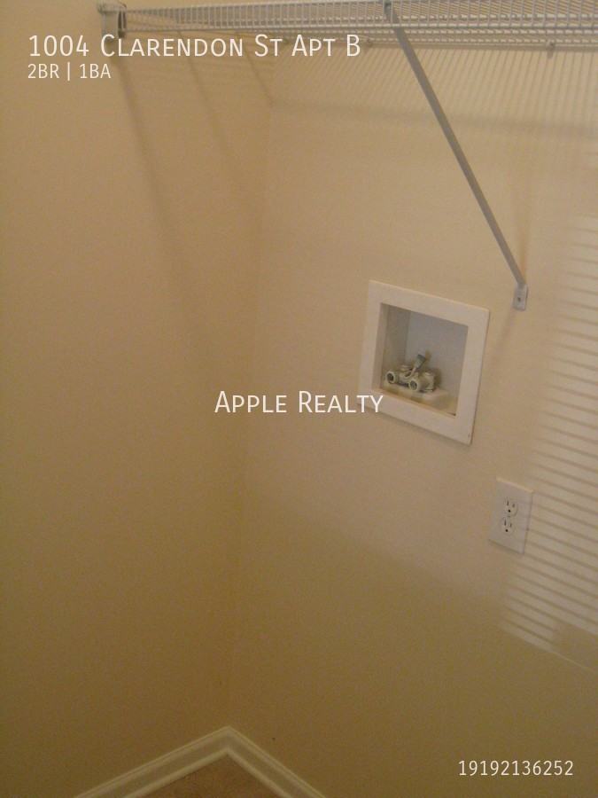 1004 Clarendon St Apt B #b - Photo 2 of 11