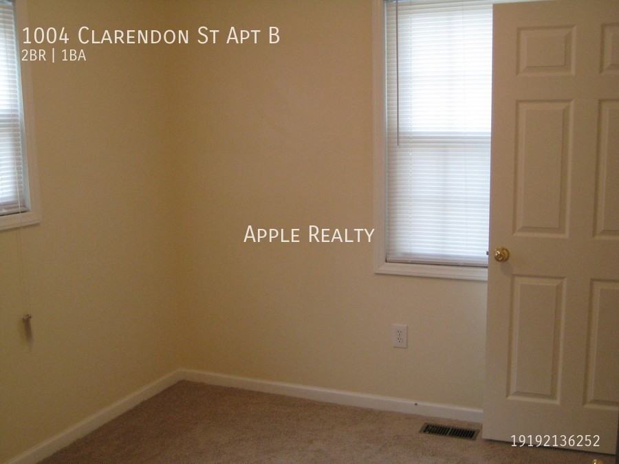 1004 Clarendon St Apt B #b - Photo 6 of 11