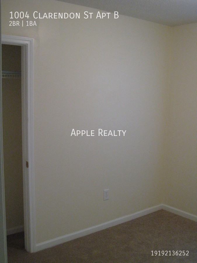 1004 Clarendon St Apt B #b - Photo 7 of 11