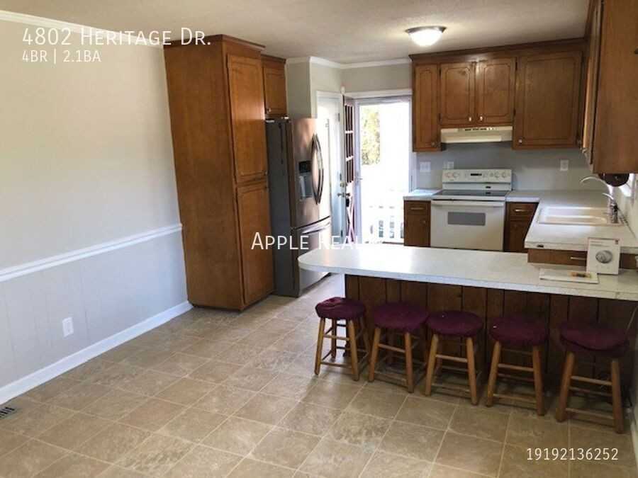 4802 Heritage Dr - Photo 3 of 15