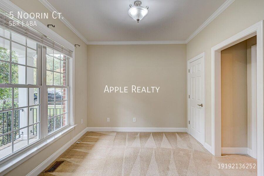 5 Noorin Ct - Photo 4 of 50