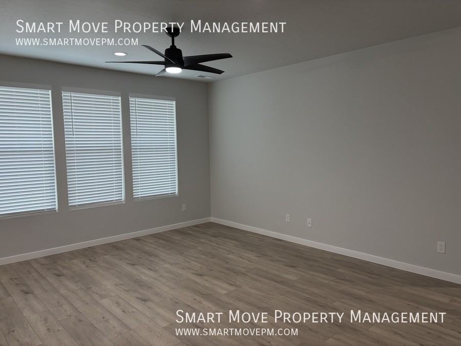 611 W Snowy Owl St - Photo 5 of 39