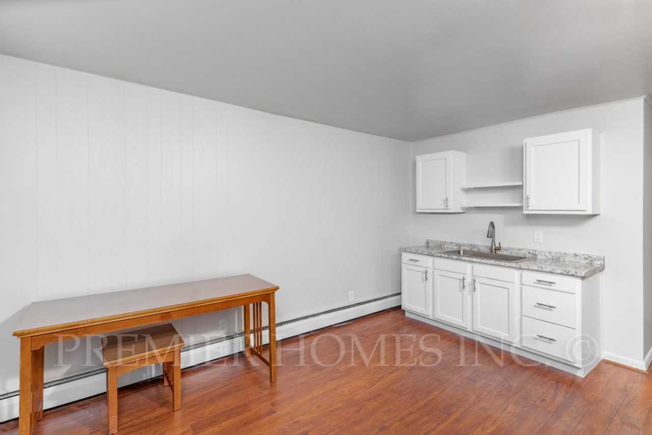 Studio Units for Rent – 714 S Wooster Ave, Strasburg - Photo 4 of 11