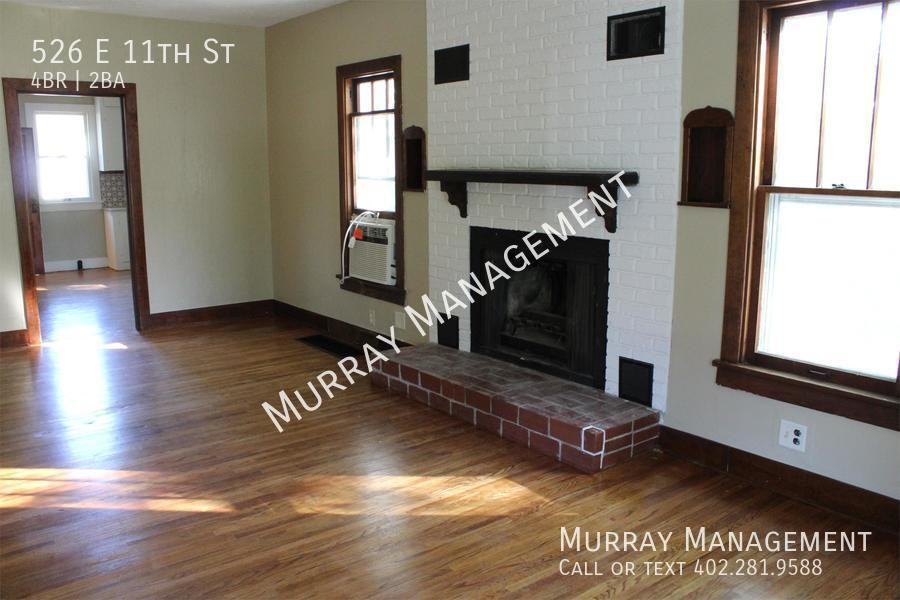 526 E 11th St - Photo 4 of 33