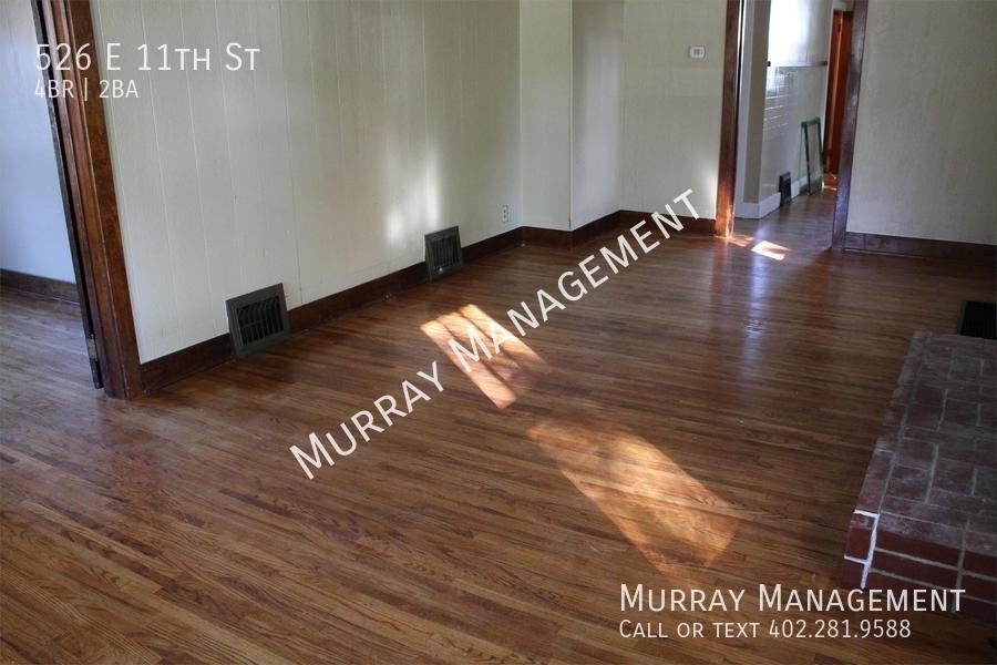 526 E 11th St - Photo 5 of 33