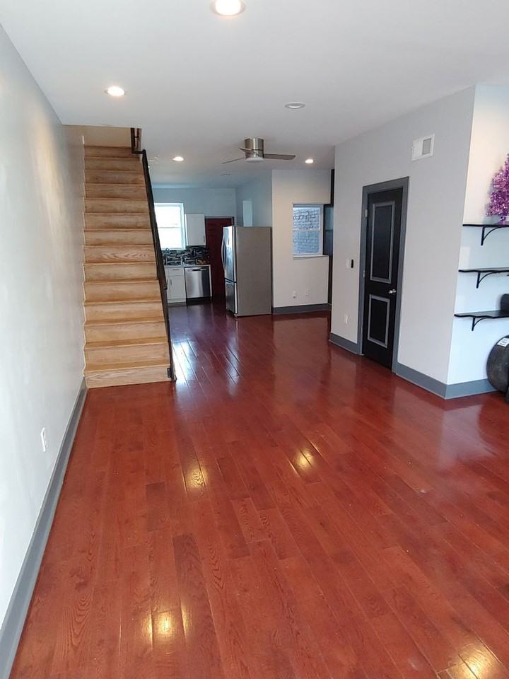 2731 Oakford St - Photo 2 of 17