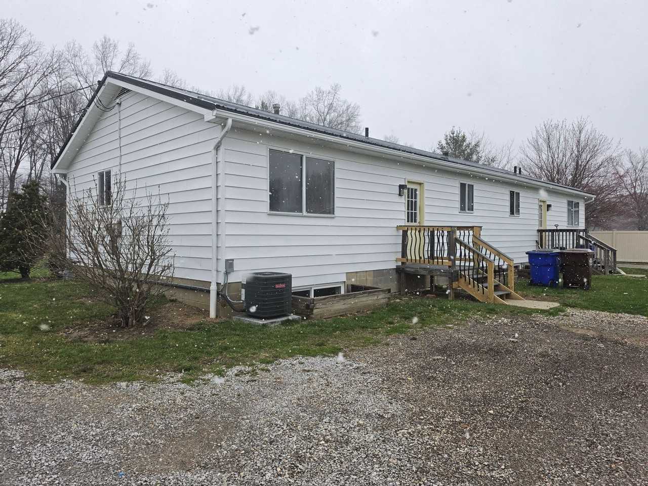 3954 Summit Rd - Photo 3 of 17