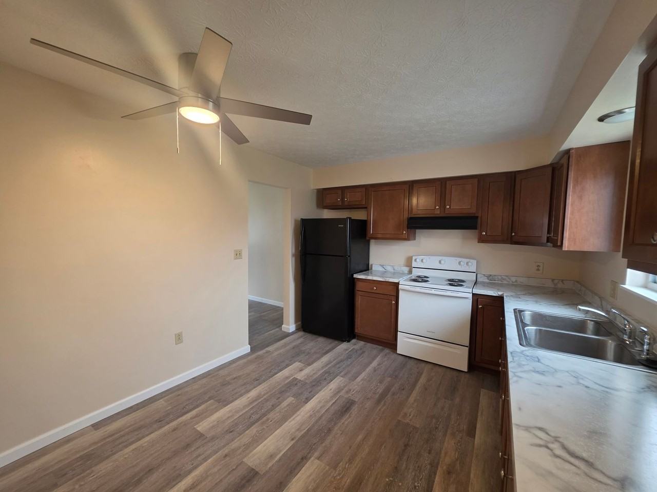 3954 Summit Rd - Photo 4 of 17