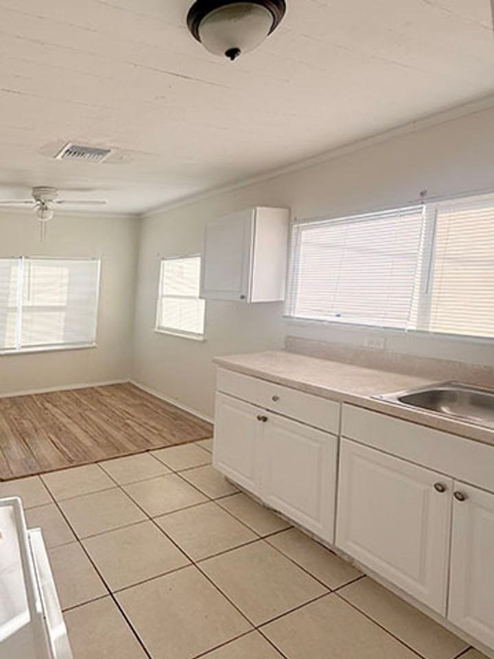 150 W 15th St - Photo 2 of 14