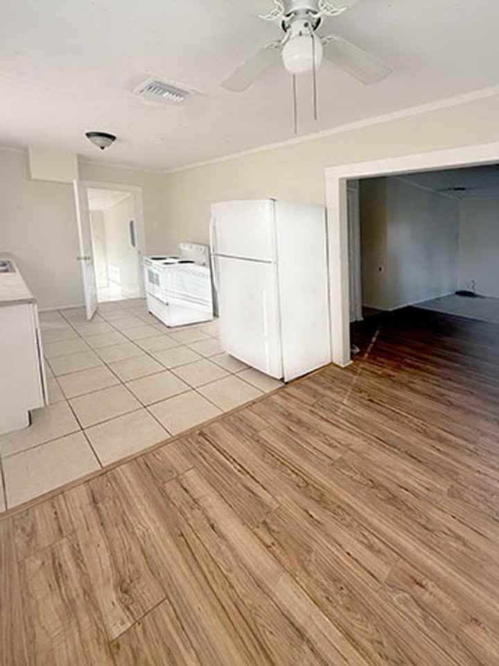 150 W 15th St - Photo 3 of 14