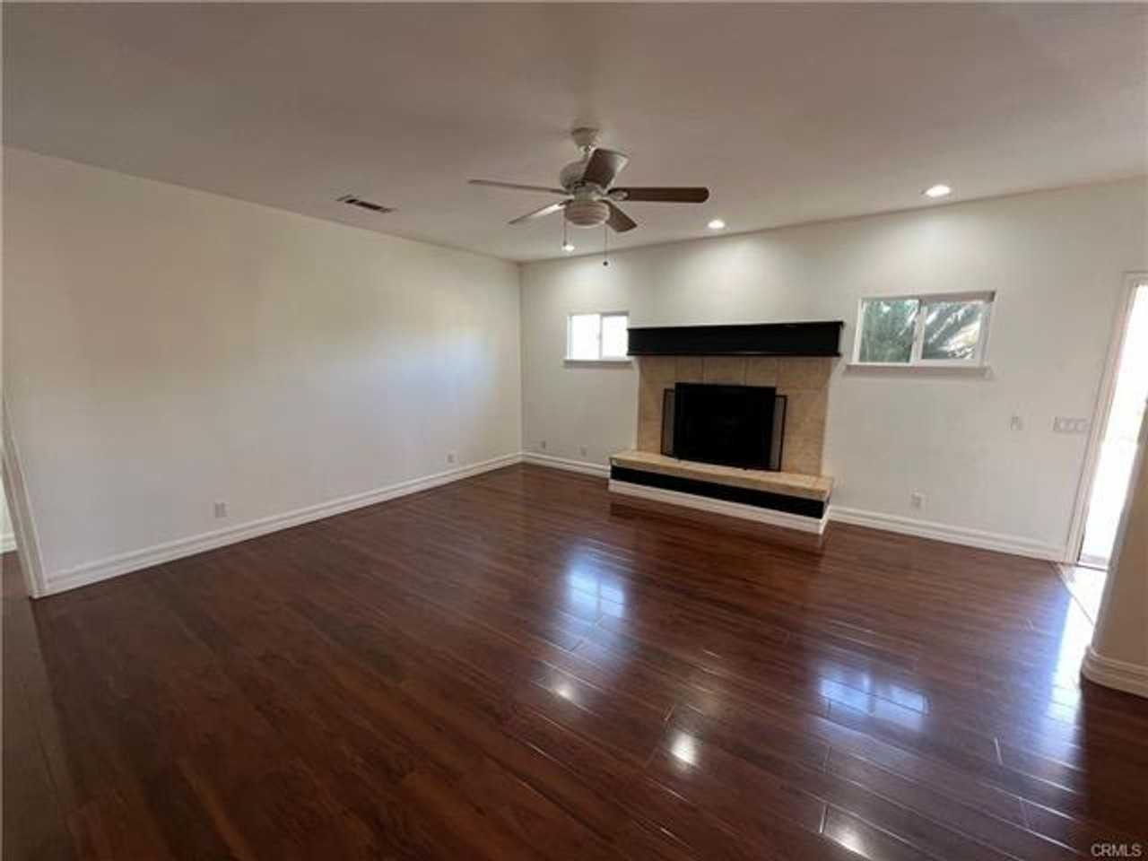 30461 Sparkle Dr - Photo 4 of 27