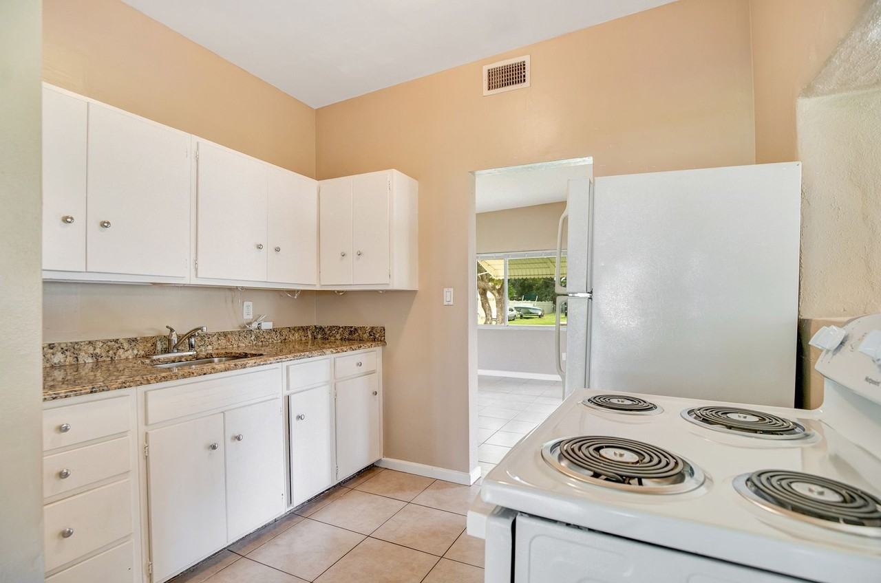 11515 Baltic St - Photo 3 of 8