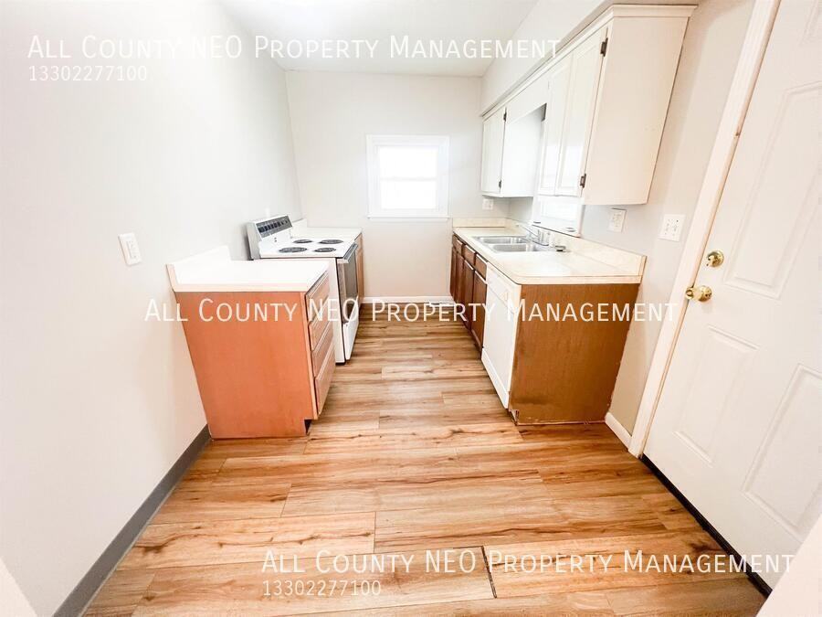 980 East Blvd - Photo 2 of 17