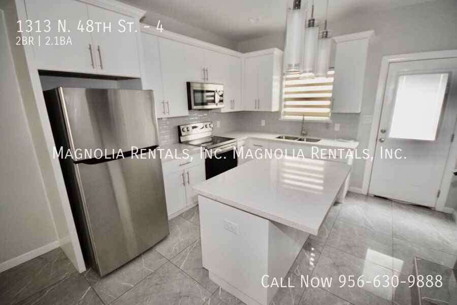 1313 N 48th St #4 - Photo 6 of 13