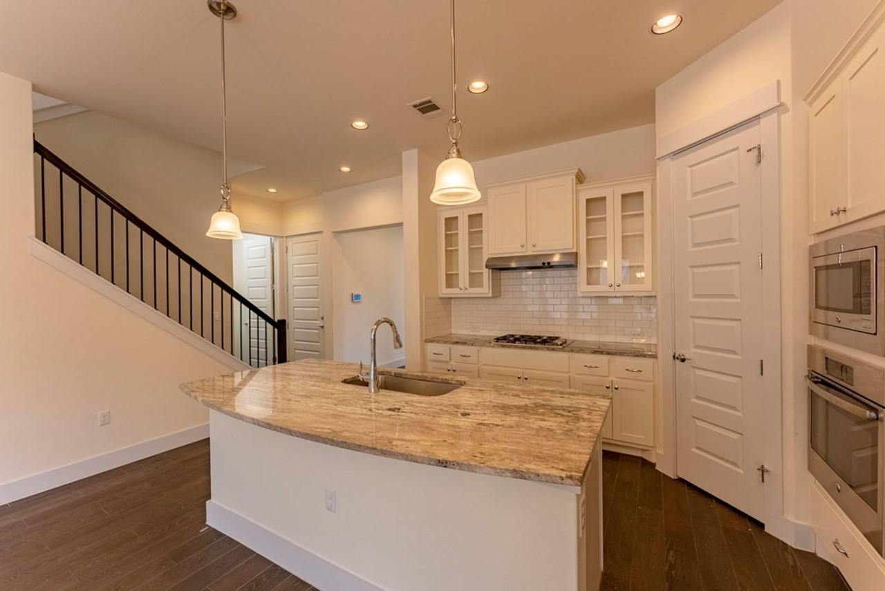 13008 Armaga Springs Rd - Photo 7 of 34