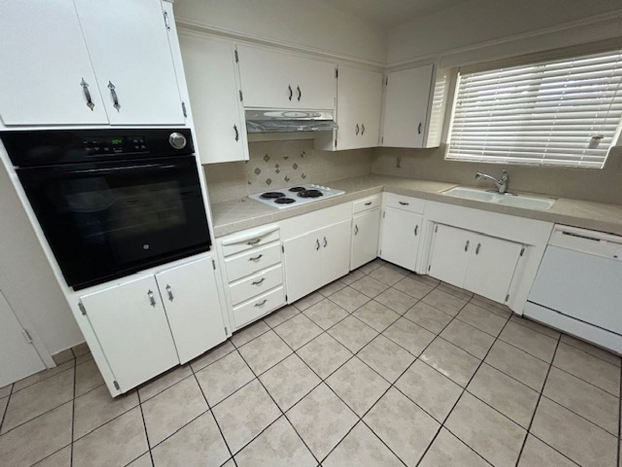 1331 S Chatham St - Photo 7 of 15