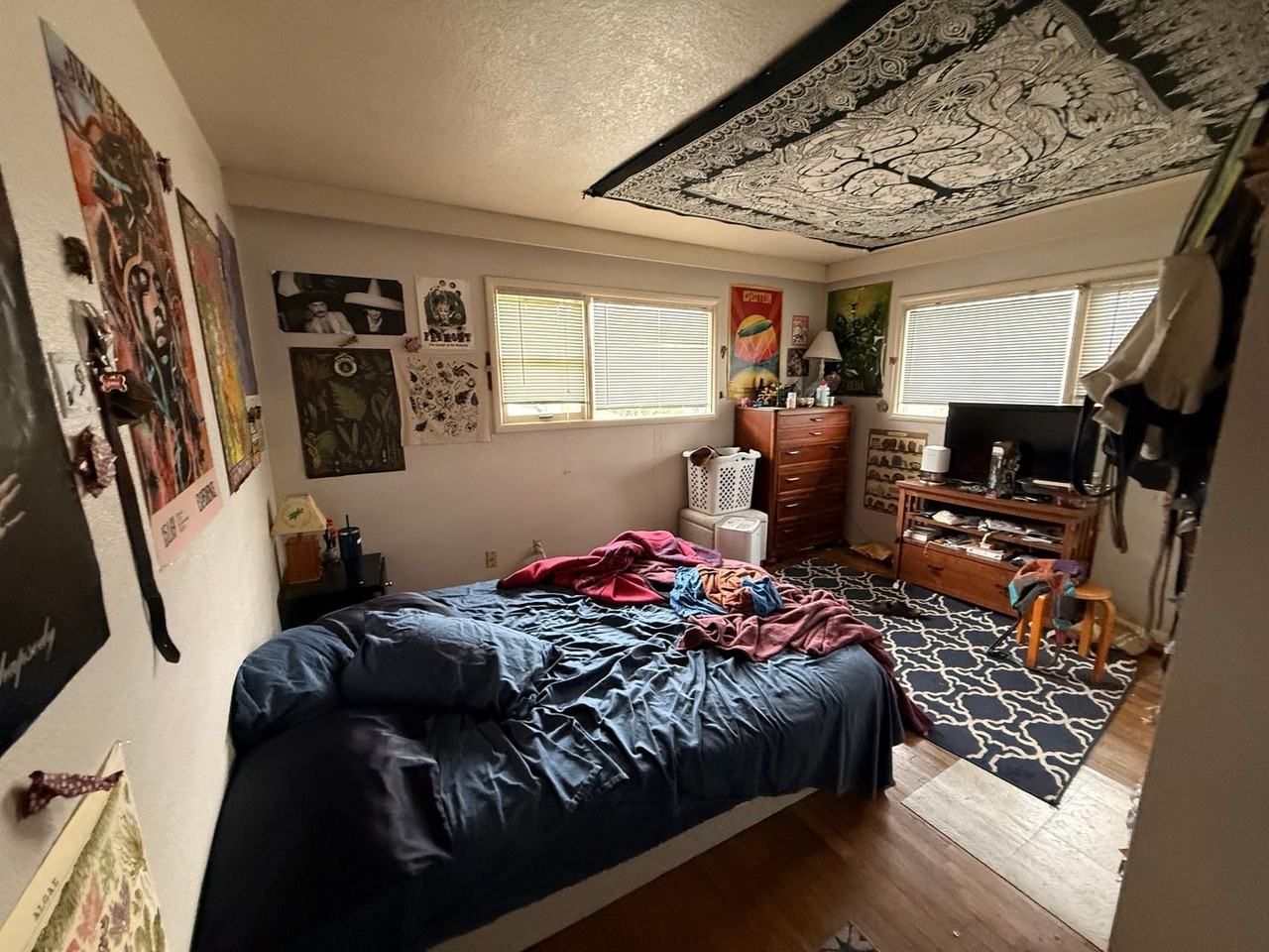 1415 Lakeway Dr - Photo 6 of 22