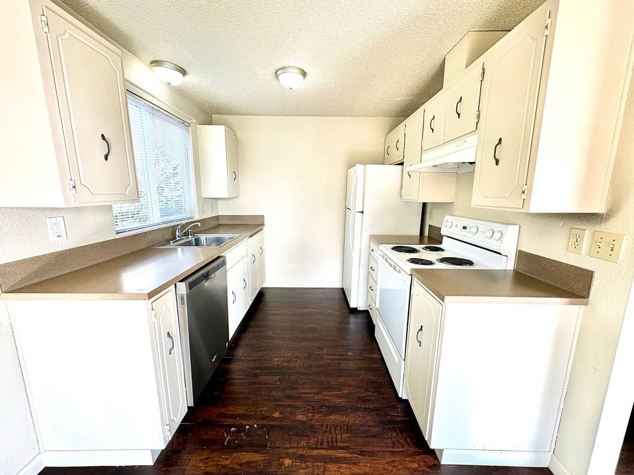 1120 Browns Point Blvd #A - Photo 5 of 26