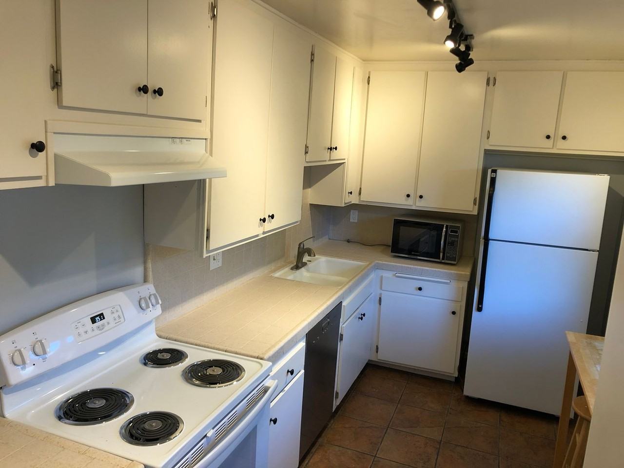 8148 Redlands St #101 - Photo 5 of 10