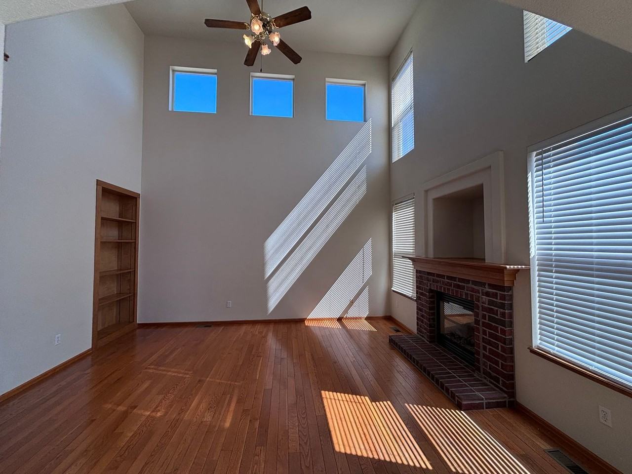 7019 Hillock Dr - Photo 7 of 28