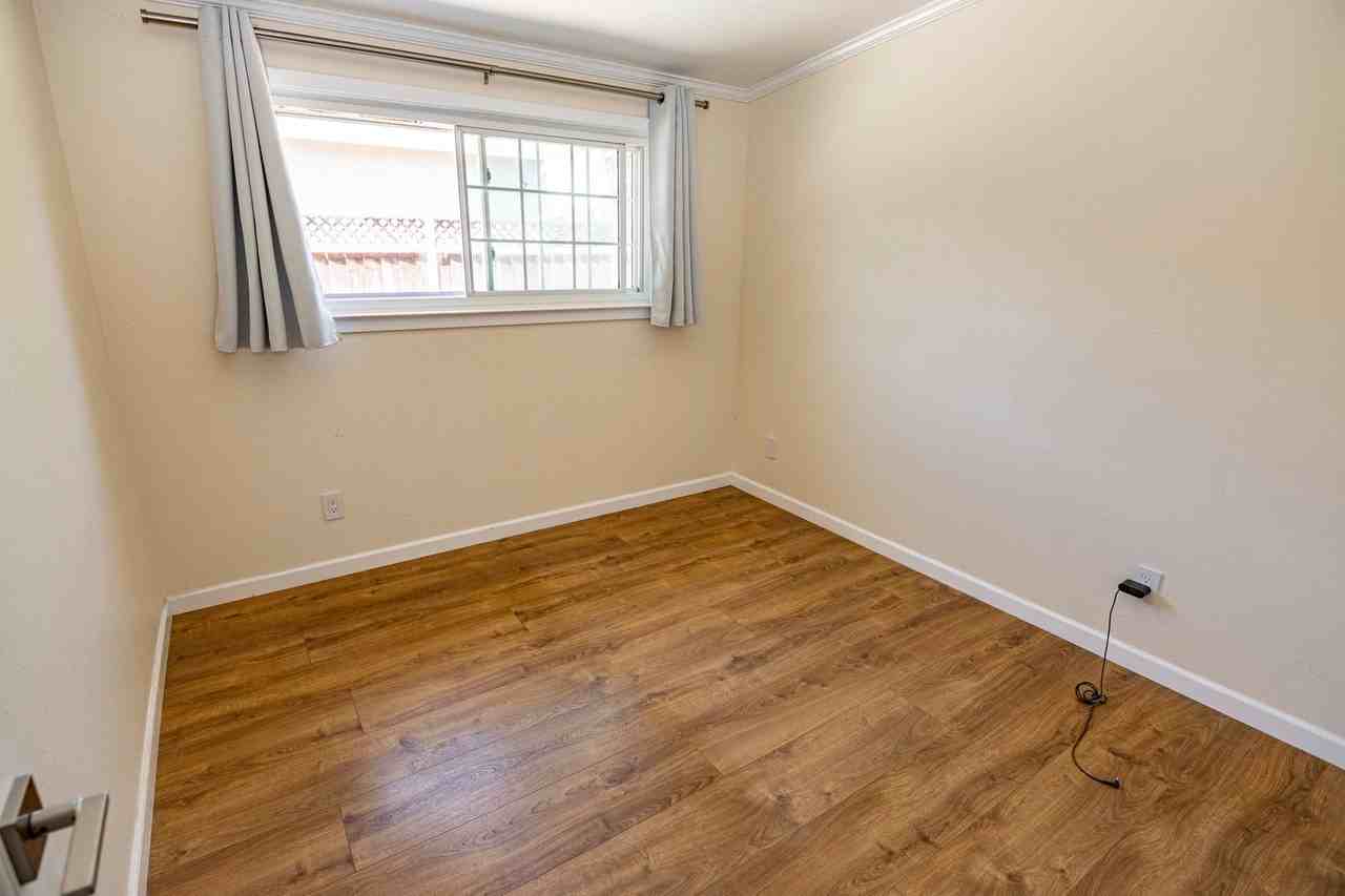 1105 Orchid Dr - Photo 7 of 14