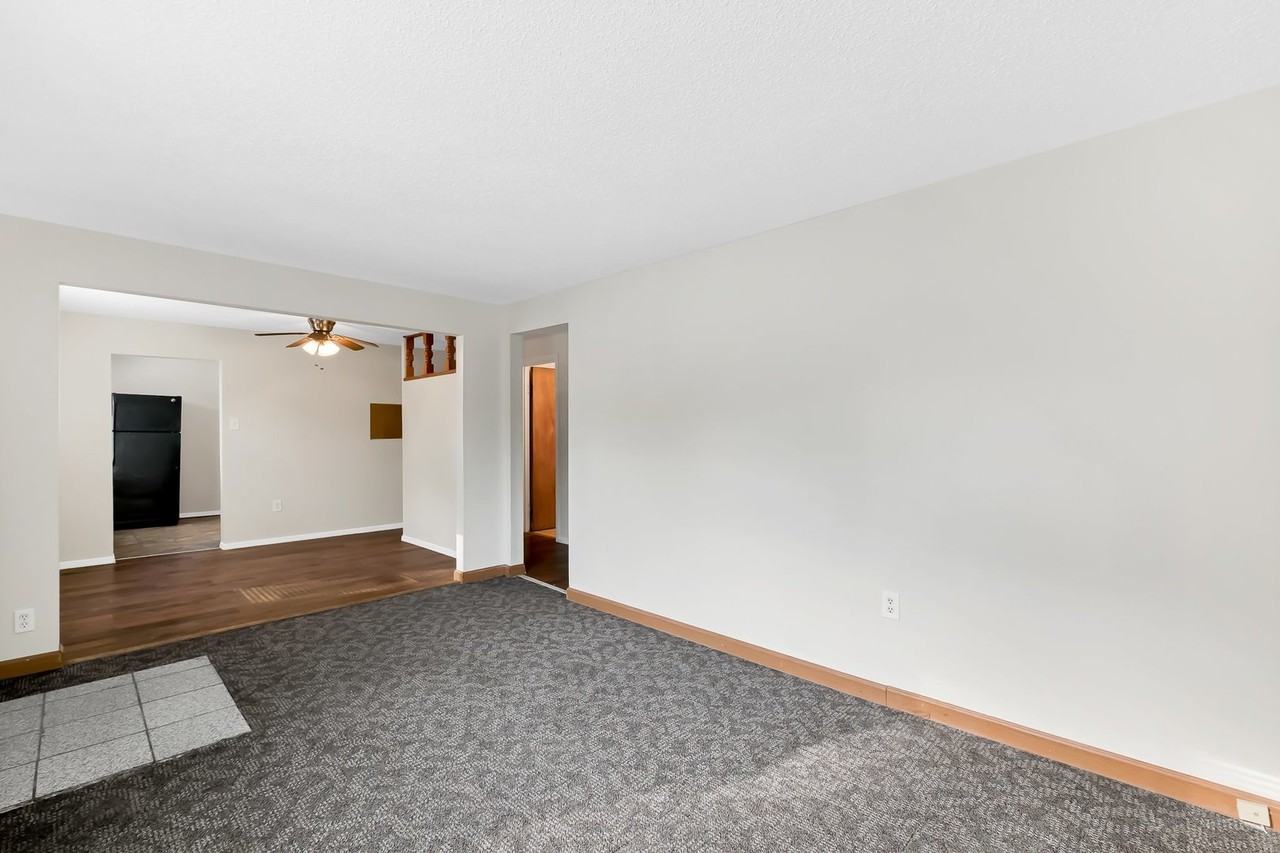 265 S Harvey Ave - Photo 2 of 19