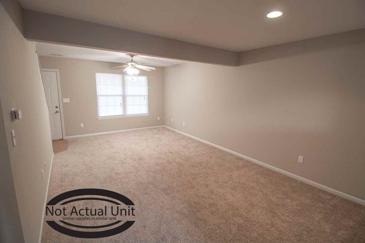 3913 Snowy Owl Dr - Photo 5 of 36