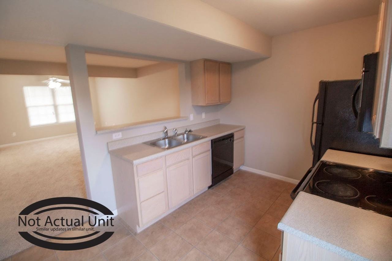 3913 Snowy Owl Dr - Photo 7 of 36