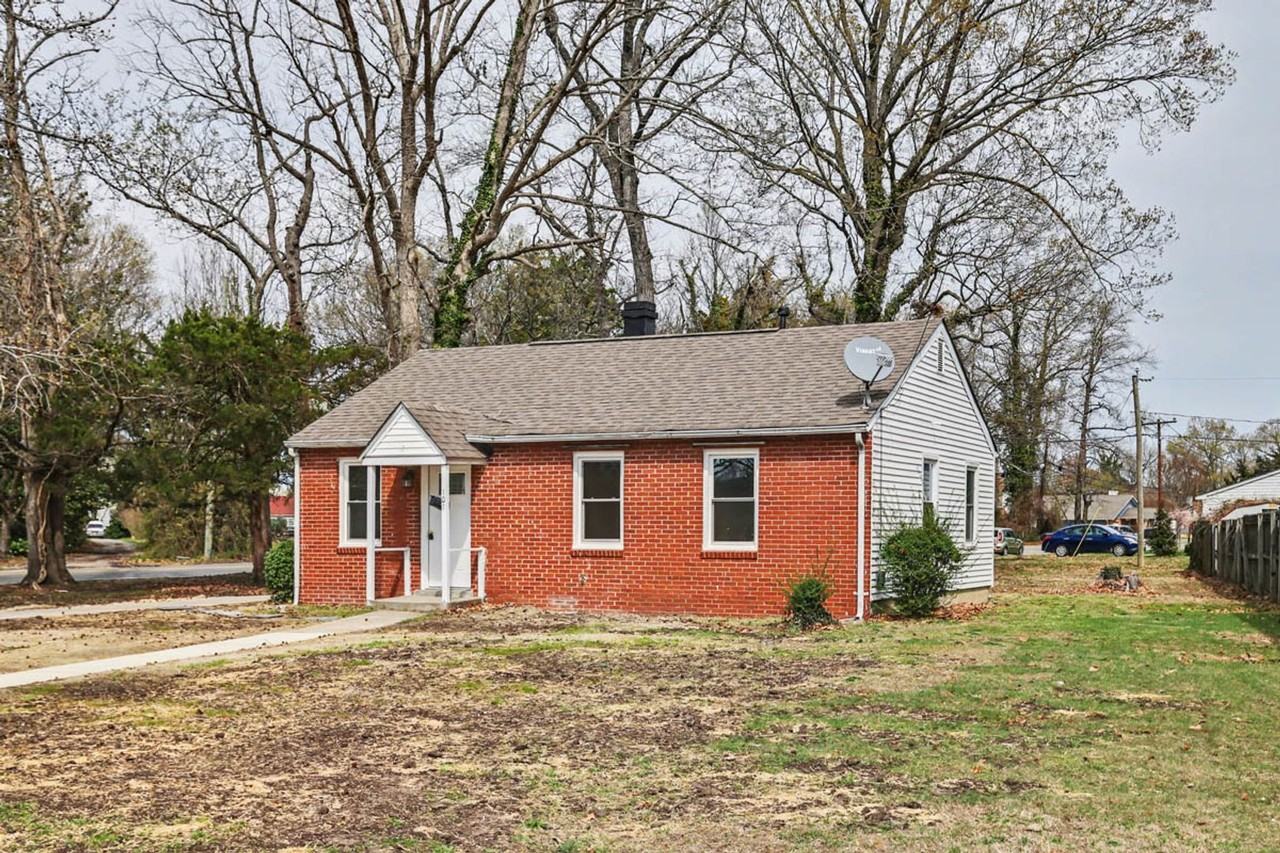 101 Rosewood Dr - Photo 2 of 31