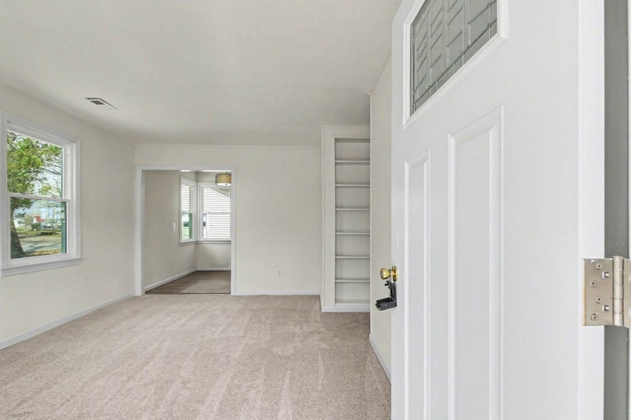 101 Rosewood Dr - Photo 6 of 31