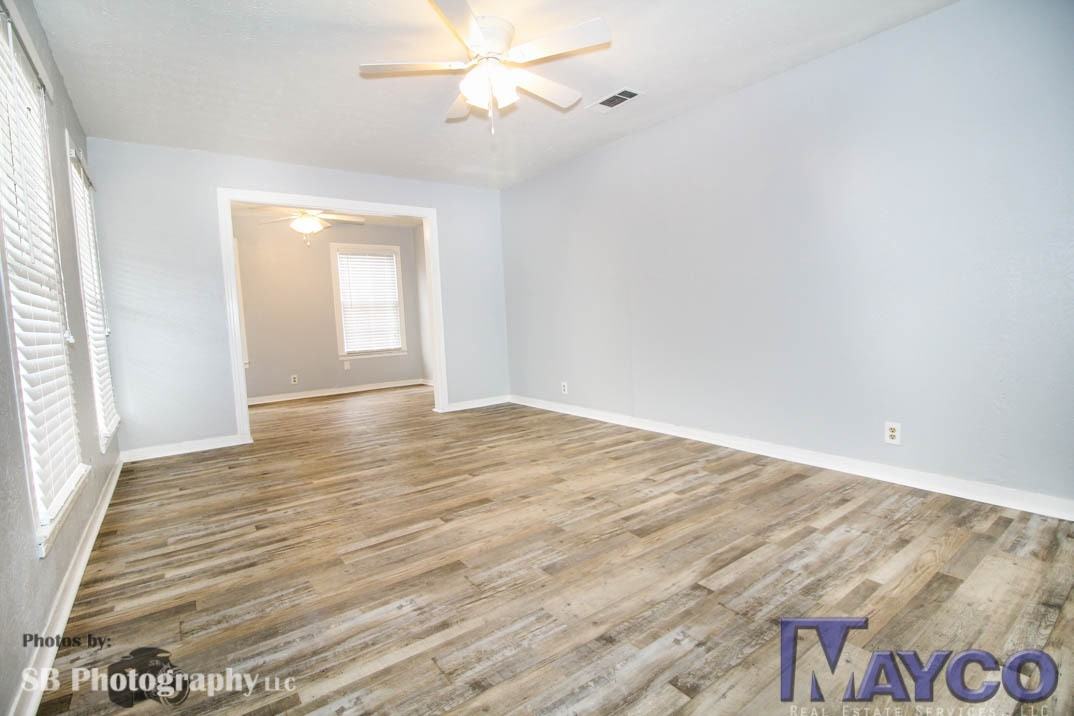 302 E Washington St - Photo 3 of 17