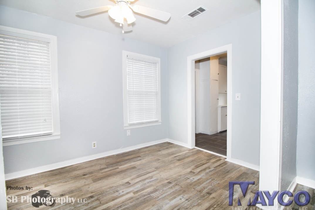 302 E Washington St - Photo 5 of 17