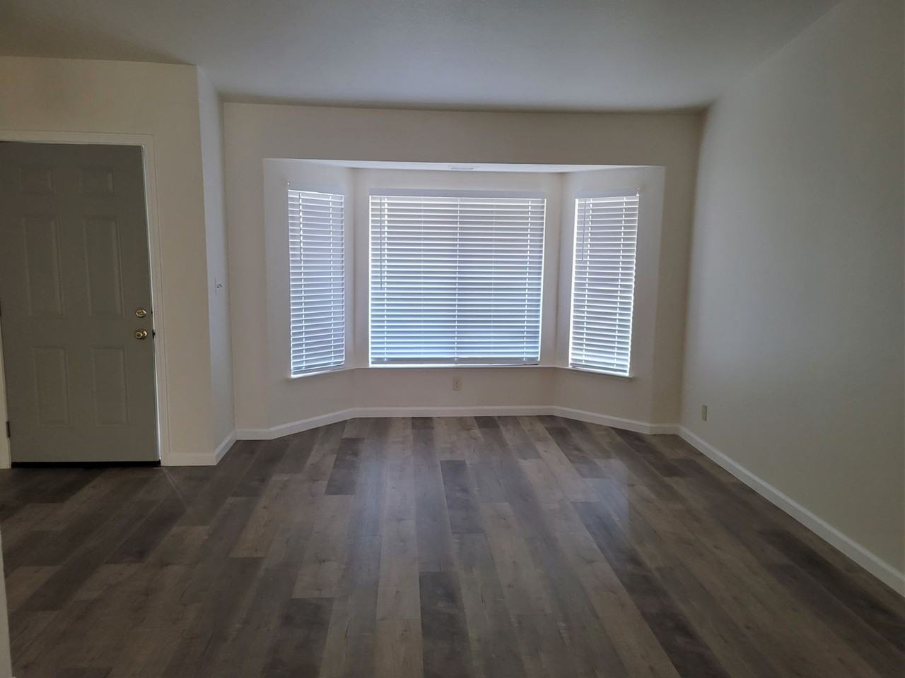 7526 Ripplewood Ct - Photo 2 of 7